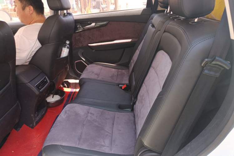 Used Sinotruk VGV U70 2020 1.5T Automatic Smart Luxury Edition 5 Seats Left Rear Seat