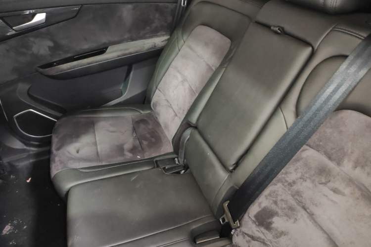 Used Sinotruk VGV U70 2020 1.5T Automatic Smart Luxury 7-Seater Left Rear Seat