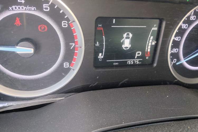 Used Sinotruk VGV U70 2020 1.5T Automatic Smart Luxury 7-Seater Odometer Close Up