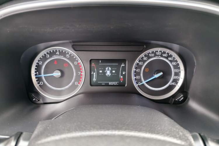 Used Sinotruk VGV U70 2020 1.5T Manual Comfort Edition 7 Seats Odometer Close Up