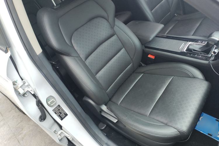 Used Sinotruk VGV U70 2020 1.5T Automatic Smart Enjoyment Elite Edition 5 Seats Right Front Seat
