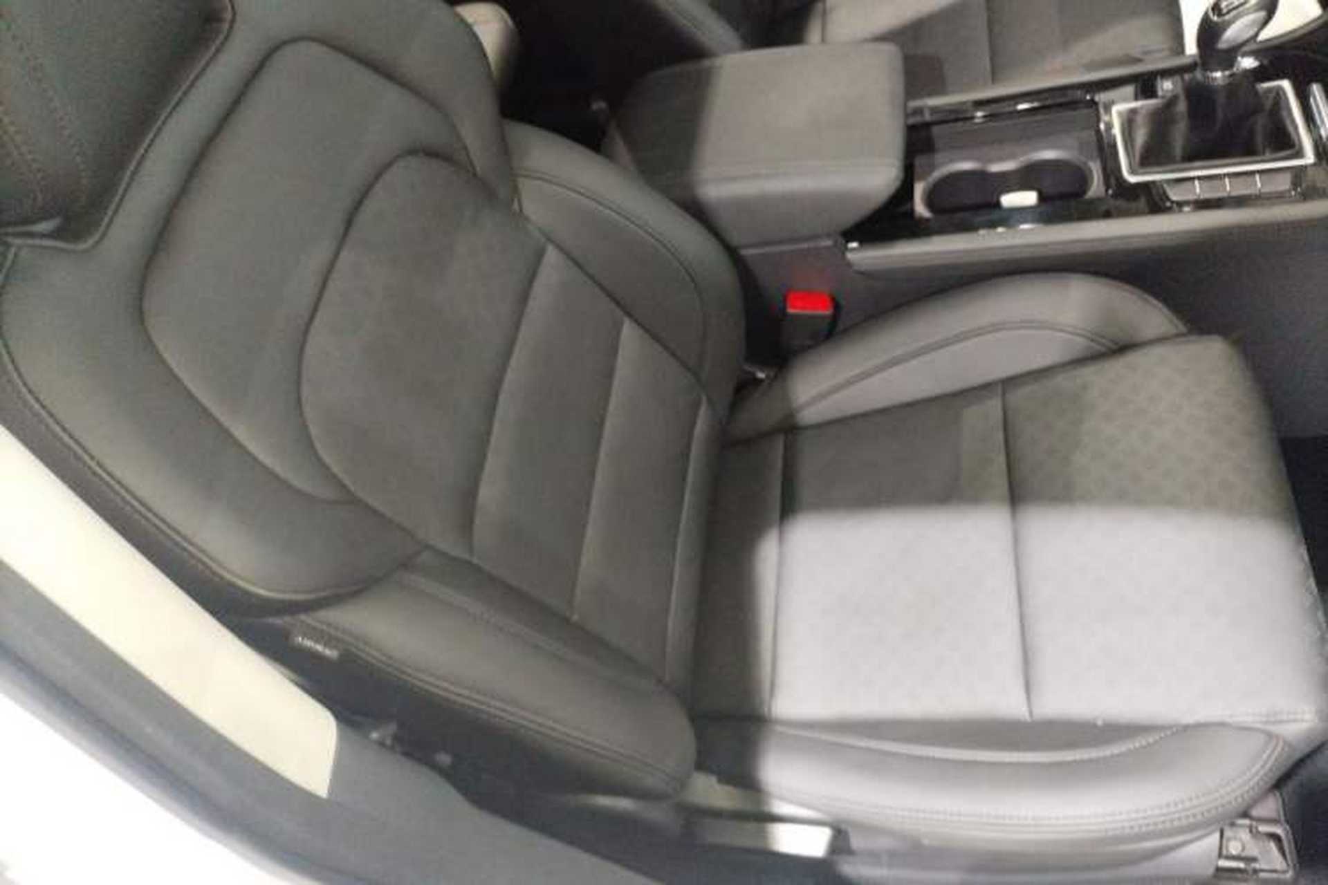 Used Sinotruk VGV U70 2020 1.5T Manual Luxury Edition 5 Seats Right Front Seat