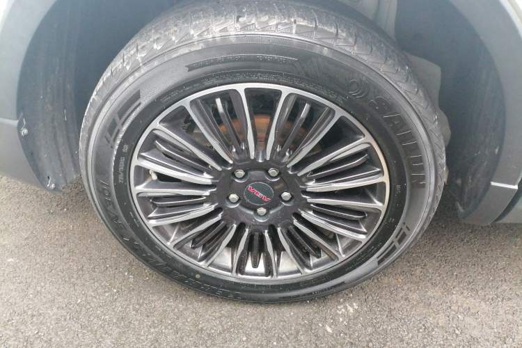 Used Sinotruk VGV U70 2020 1.5T Manual Elite Sunroof Version 7 Seats Right Rear Wheel Hub