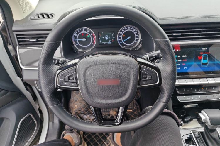 Used Sinotruk VGV U70 2020 1.5T Automatic Smart Enjoyment Elite Version 7 Seats Steering Wheel