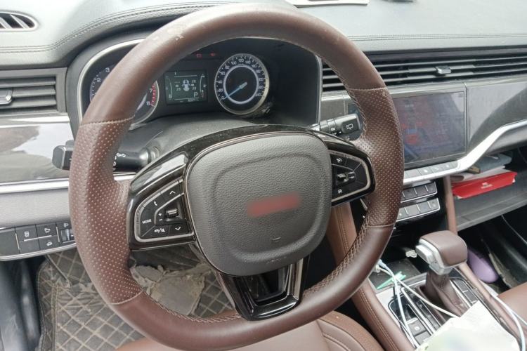 Used Sinotruk VGV U70 2020 1.5T Automatic Smart Luxury 7-Seater Steering Wheel