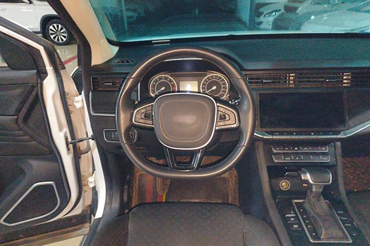 Used Sinotruk VGV U70 2020 1.5T Automatic Smart Luxury 7-Seater Steering Wheel