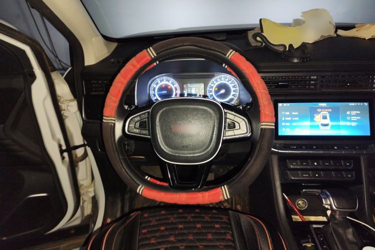 Used Sinotruk VGV U70 2020 1.5T Automatic Smart Luxury 7-Seater Steering Wheel