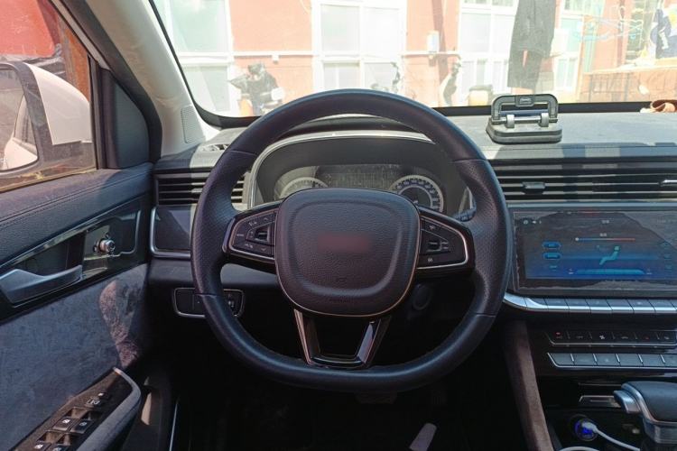 Used Sinotruk VGV U70 2020 1.5T Automatic Smart Luxury Edition 5 Seats Steering Wheel