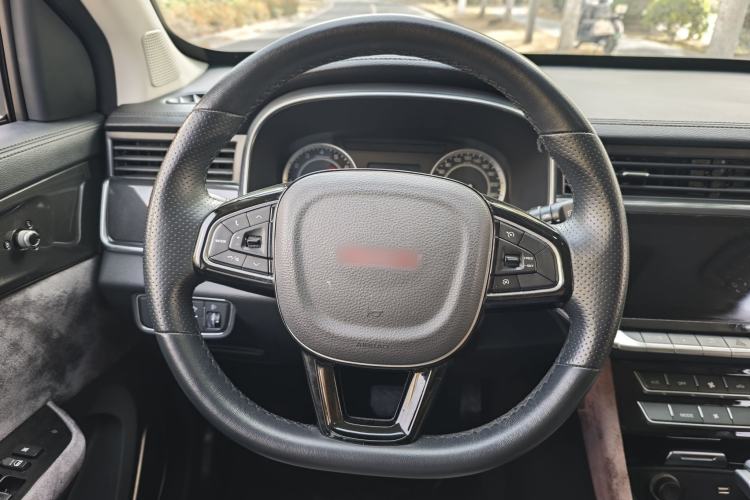 Used Sinotruk VGV U70 2020 1.5T Automatic Smart Luxury 7-Seater Steering Wheel