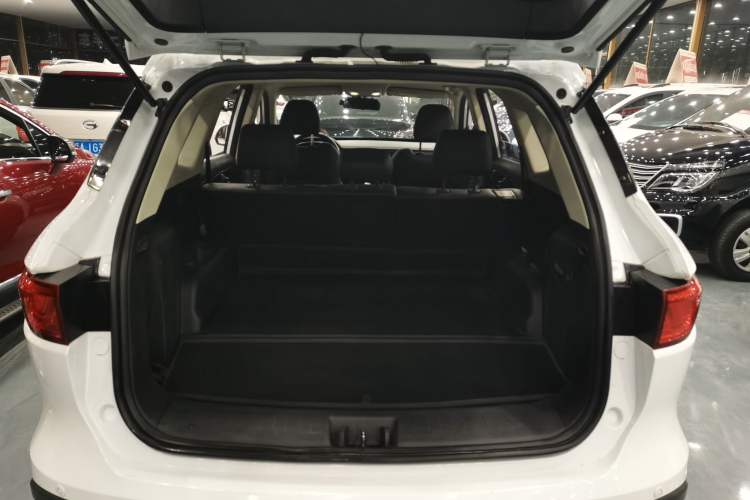 Used Sinotruk VGV U70 2020 1.5T Manual Elite Sunroof Version 5 Seats Trunk