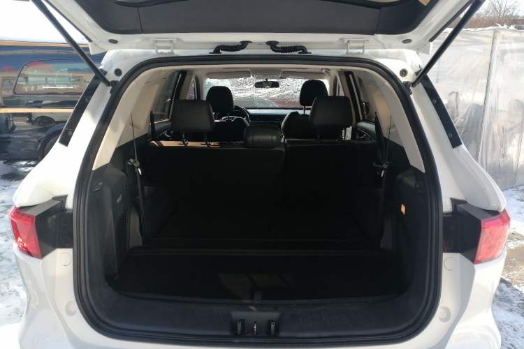 Used Sinotruk VGV U70 2020 1.5T Automatic Smart Enjoyment Elite Version 7 Seats Trunk