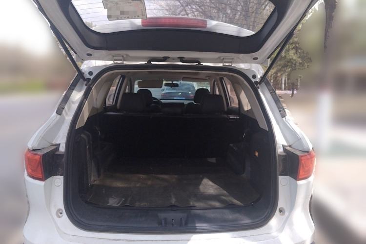 Used Sinotruk VGV U70 2020 1.5T Automatic Smart Luxury 7-Seater Trunk