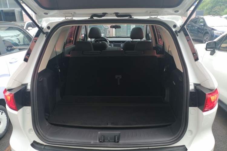 Used Sinotruk VGV U70 2020 1.5T Manual Elite Sunroof Version 7 Seats Trunk