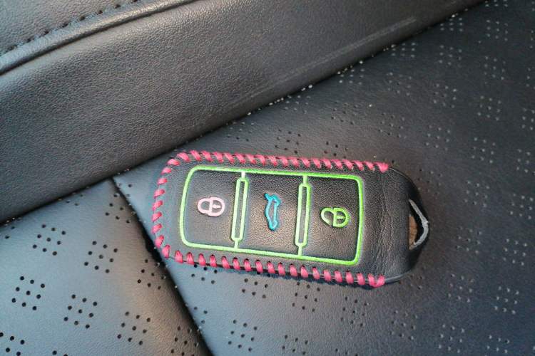 Used Sinotruk VGV U70 2020 1.5T Automatic Smart Enjoyment Elite Version 7 Seats Vehicle Key