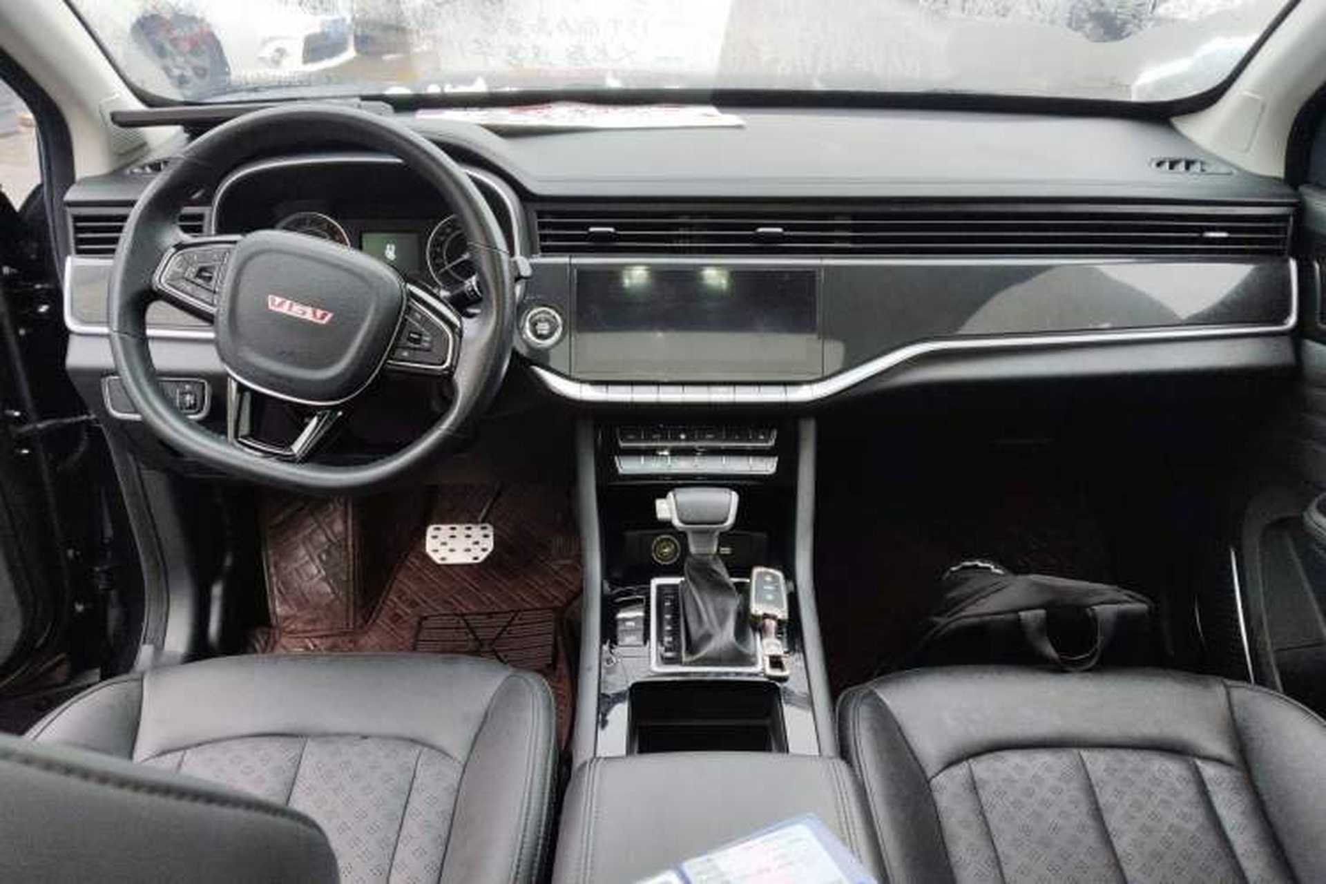 Used Sinotruk VGV U70 2021 1.5T Automatic Youyue Edition 7-Seater Center Console