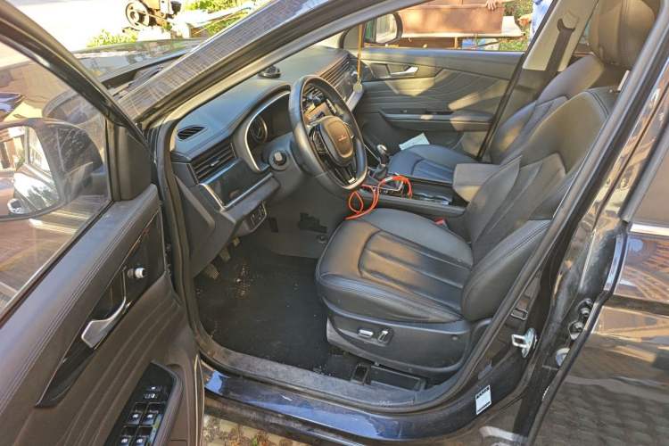 Used Sinotruk VGV U70 2021 1.5T Manual Enjoy Edition 7-Seater Driver Seat