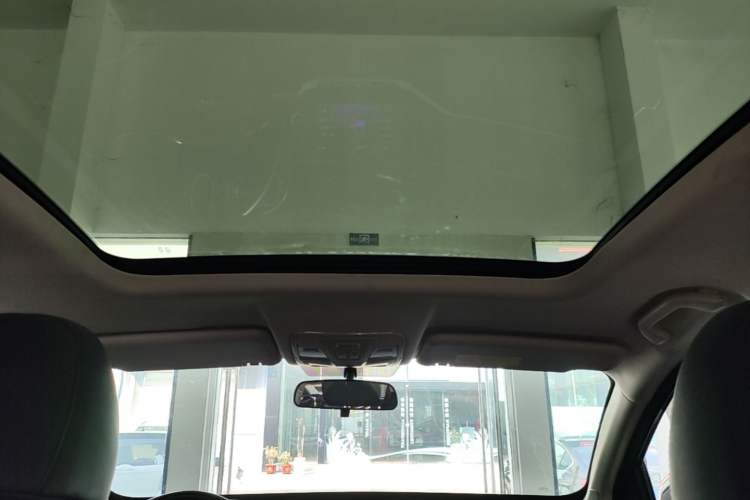 Used Sinotruk VGV U70 2021 1.5T Automatic Youyue Edition 7-Seater Headliner