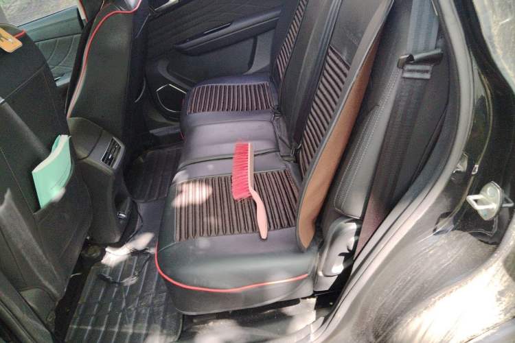 Used Sinotruk VGV U70 2021 1.5T Automatic Youyue Edition 7-Seater Left Rear Seat