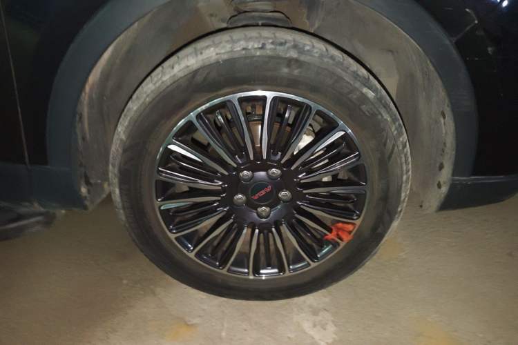 Used Sinotruk VGV U70 2021 1.5T Automatic Youyue Edition 7-Seater Right Front Wheel Hub