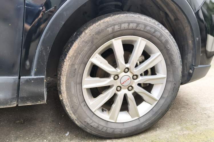 Used Sinotruk VGV U70 2021 1.5T Manual Enjoy Edition 7-Seater Right Front Wheel Hub