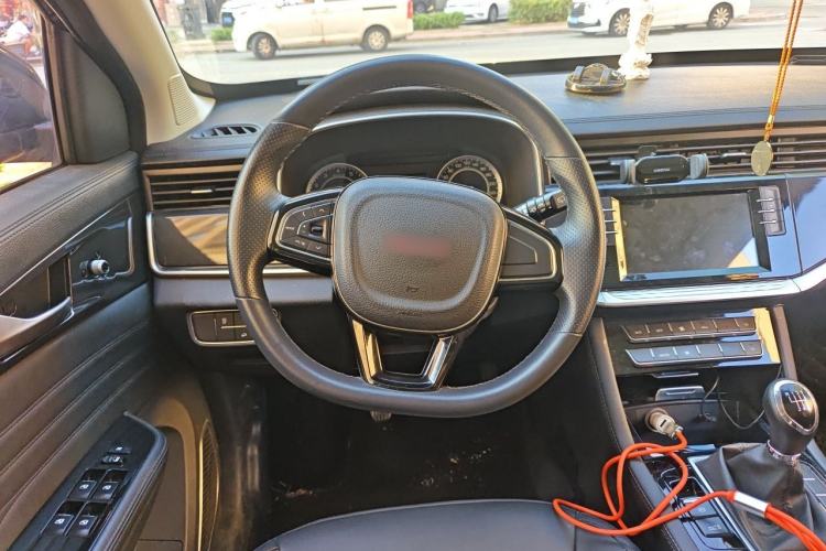 Used Sinotruk VGV U70 2021 1.5T Manual Enjoy Edition 7-Seater Steering Wheel