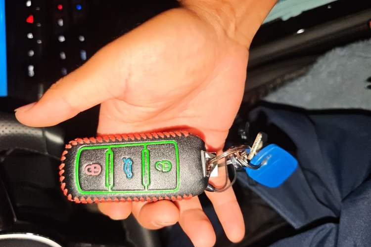 Used Sinotruk VGV U70 2021 1.5T Automatic Youyue Edition 7-Seater Vehicle Key