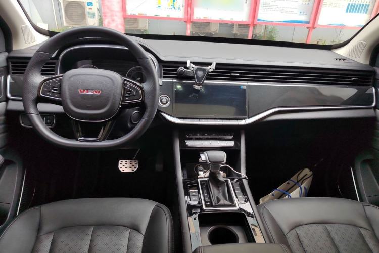 Used Sinotruk VGV U70 2021 1.5T Automatic Youyue Edition 7-Seater Center Console