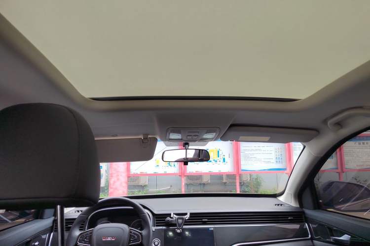 Used Sinotruk VGV U70 2021 1.5T Automatic Youyue Edition 7-Seater Headliner
