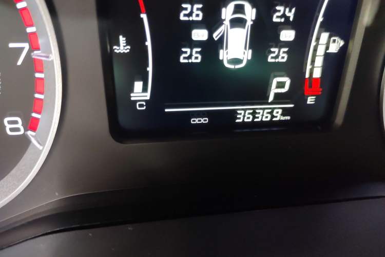 Used Sinotruk VGV U70 2021 1.5T Automatic Youyue Edition 7-Seater Odometer Close Up
