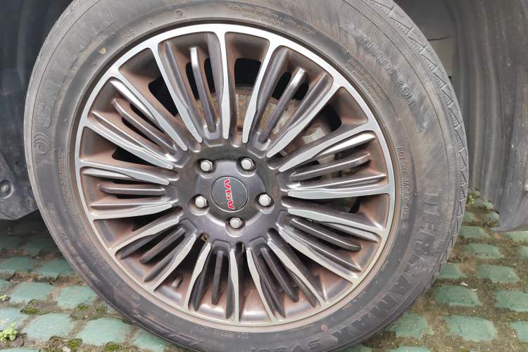 Used Sinotruk VGV U70 2021 1.5T Automatic Youyue Edition 7-Seater Right Front Wheel Hub