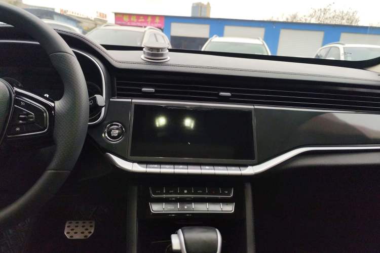 Used Sinotruk VGV U70 2021 1.5T Automatic Youyue Edition 7-Seater Audio And AC Panel