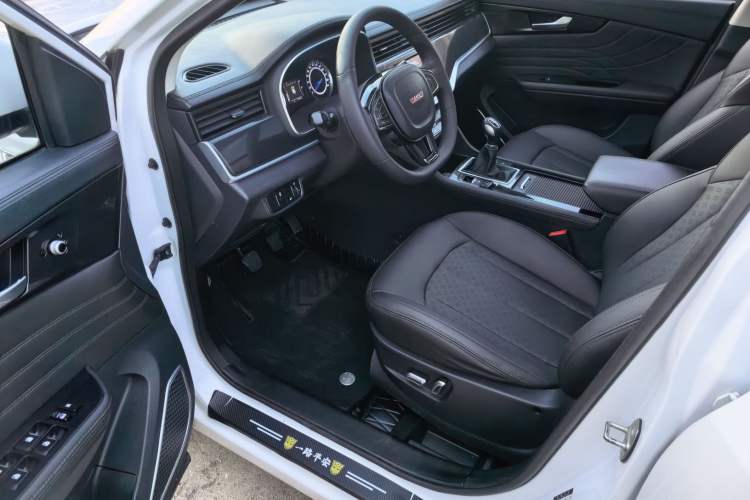 Used Sinotruk VGV U70 2021 1.5T Manual Enjoy Edition 7-Seater Driver Seat