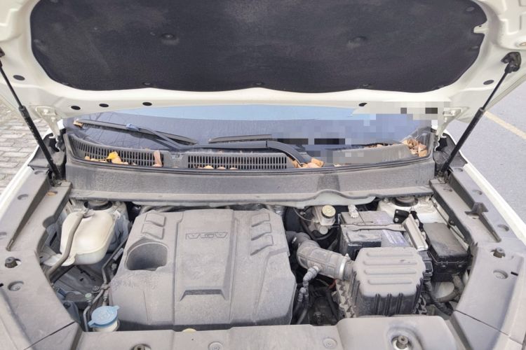 Used Sinotruk VGV U70 2021 1.5T Automatic Youyue Edition 7-Seater Engine Bay