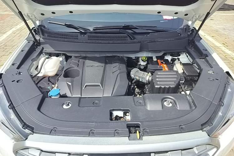 Used Sinotruk VGV U70 2021 1.5T Automatic Youyue Edition 7-Seater Engine Bay