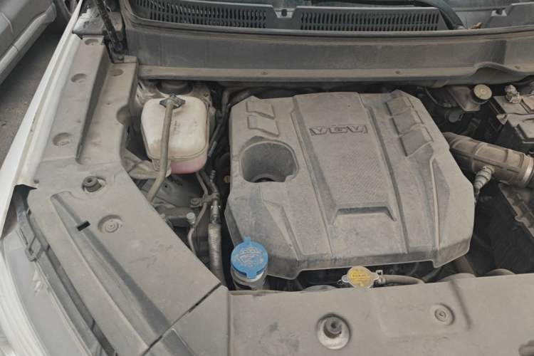 Used Sinotruk VGV U70 2021 1.5T Automatic Luxury Edition 7-Seater Engine Bay Right