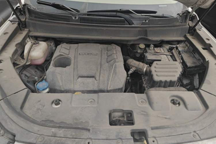 Used Sinotruk VGV U70 2021 1.5T Automatic Luxury Edition 7-Seater Engine Bay