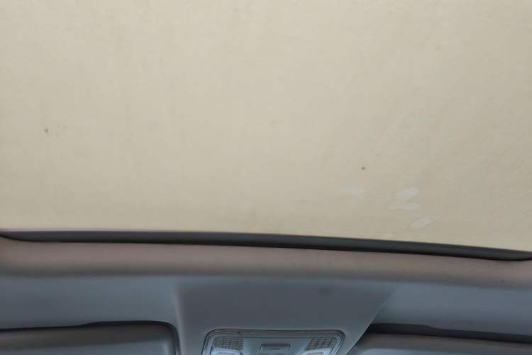 Used Sinotruk VGV U70 2021 1.5T Manual Enjoy Edition 7-Seater Headliner