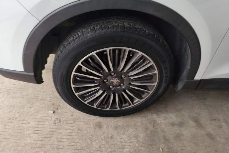 Used Sinotruk VGV U70 2021 1.5T Automatic Youyue Edition 7-Seater Left Front Wheel Hub