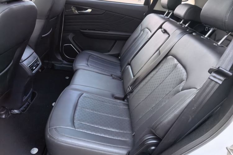 Used Sinotruk VGV U70 2021 1.5T Manual Enjoy Edition 7-Seater Left Rear Seat