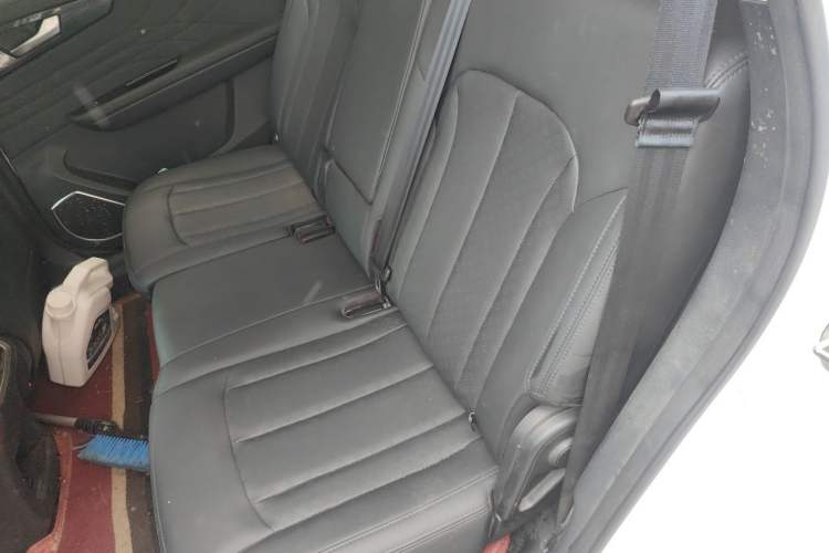 Used Sinotruk VGV U70 2021 1.5T Manual Enjoy Edition 7-Seater Left Rear Seat