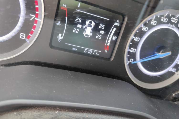 Used Sinotruk VGV U70 2021 1.5T Manual Enjoy Edition 7-Seater Odometer Close Up