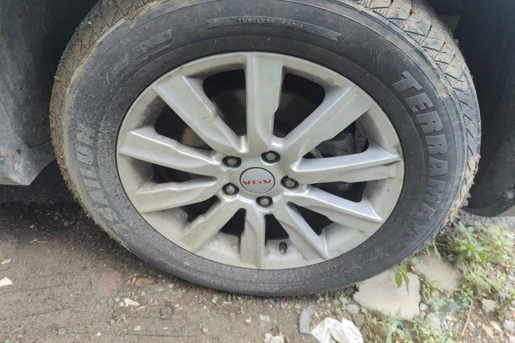 Used Sinotruk VGV U70 2021 1.5T Manual Enjoy Edition 7-Seater Right Front Wheel Hub