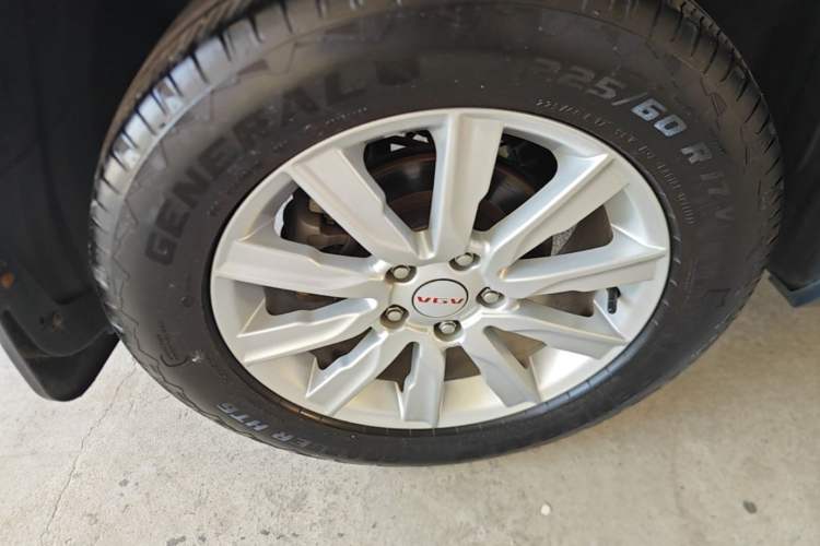 Used Sinotruk VGV U70 2021 1.5T Manual Enjoy Edition 7-Seater Right Rear Wheel Hub