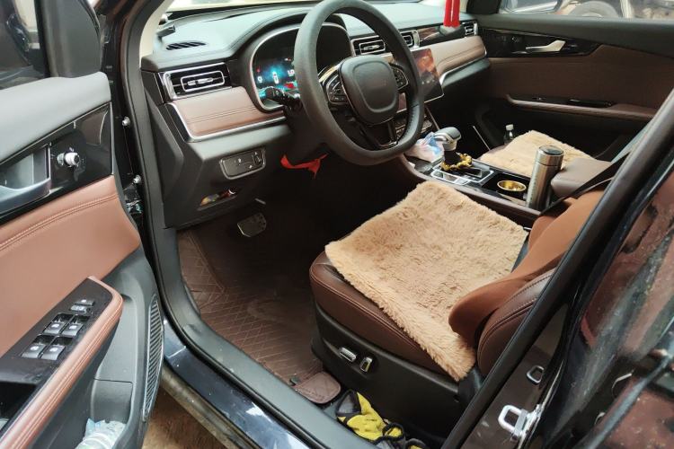 Used Sinotruk VGV U70Pro 2022 1.5T Automatic Youyue Edition 7-Seater Driver Seat