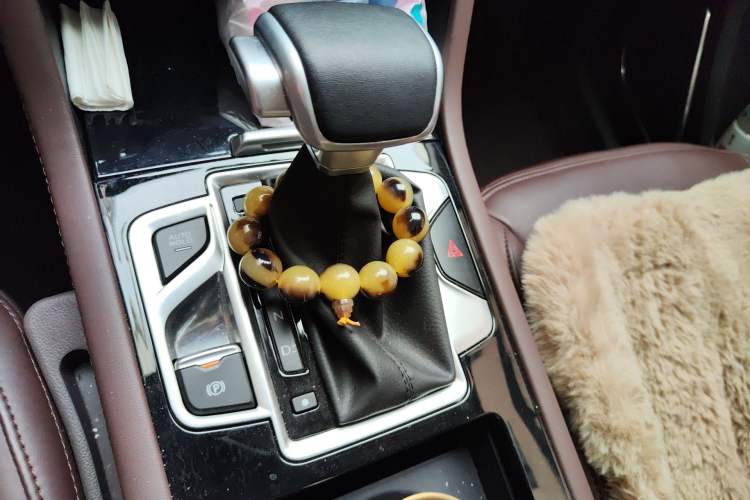 Used Sinotruk VGV U70Pro 2022 1.5T Automatic Youyue Edition 7-Seater Gear Lever