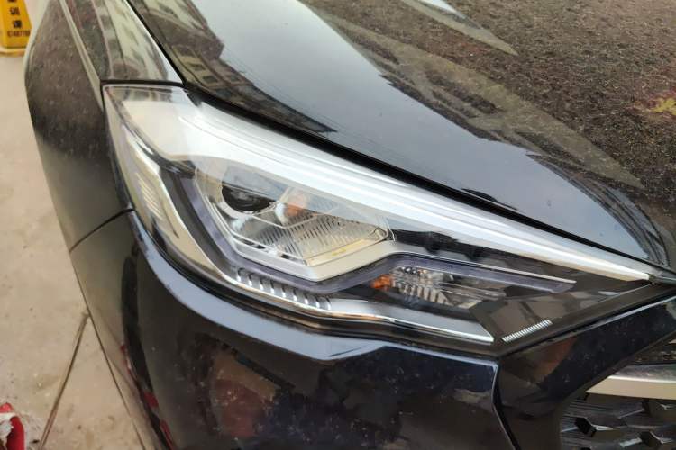 Used Sinotruk VGV U70Pro 2022 1.5T Automatic Youyue Edition 7-Seater Right Front Headlight