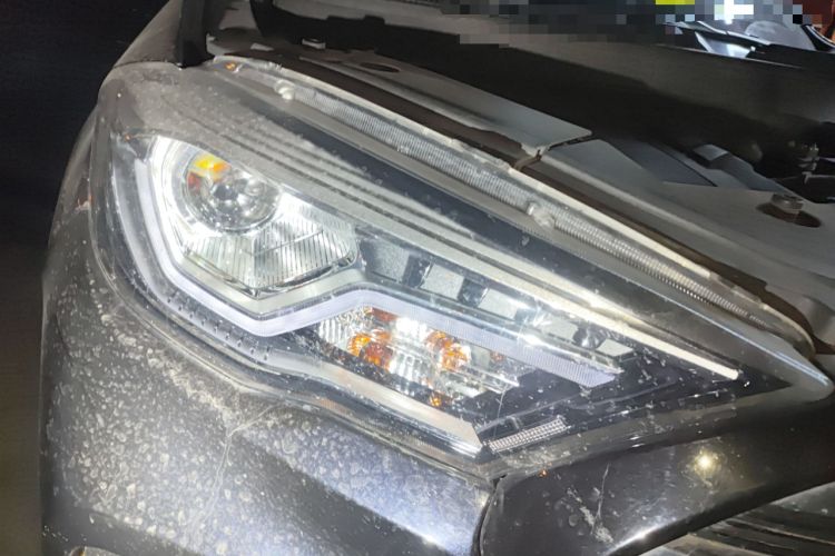 Used Sinotruk VGV U70Pro 2022 1.5T Automatic Youyue Edition 7-Seater Right Front Headlight