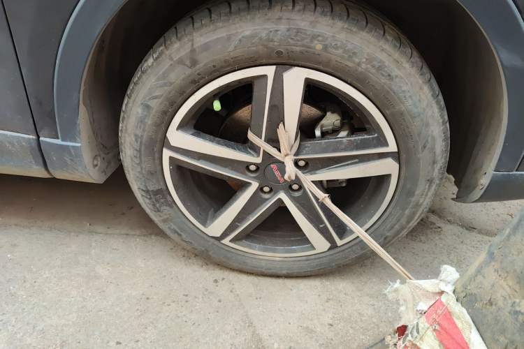 Used Sinotruk VGV U70Pro 2022 1.5T Automatic Youyue Edition 7-Seater Right Front Wheel Hub