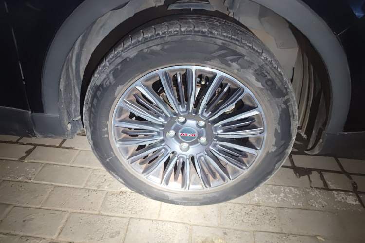 Used Sinotruk VGV U70Pro 2022 1.5T Automatic Youyue Edition 7-Seater Right Front Wheel Hub
