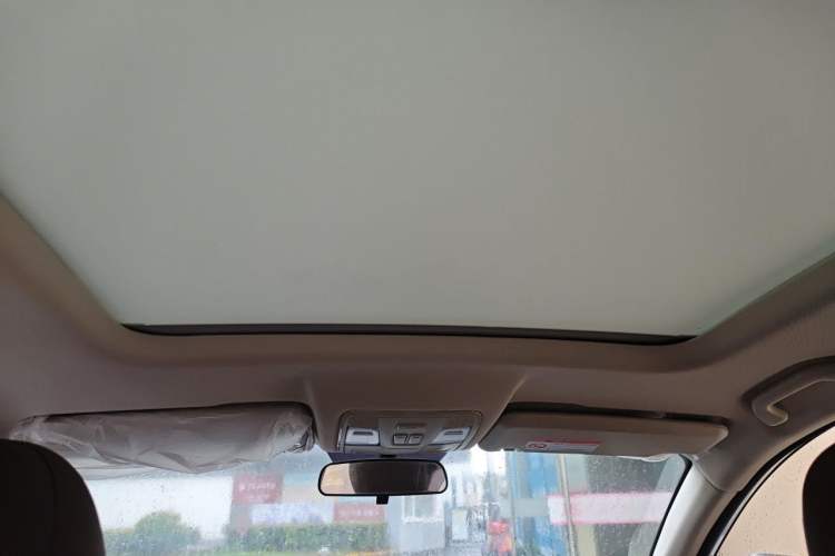 Used Sinotruk VGV U70Pro 2022 1.5T Automatic Youyue Edition 7-Seater Headliner